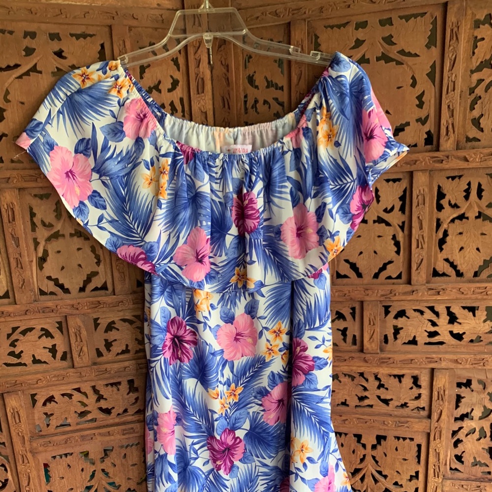 Izzie and Lola off shoulder tropical dress
